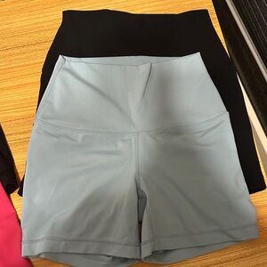 Yogalicious Lux Size XS everyday 5” short black and BLUE see second pic